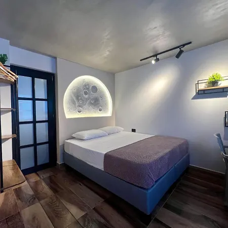 Fancy Lunar Studio Near Old Town